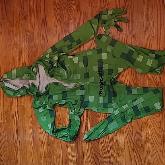 Halloween Costume - Picture 4 of 8